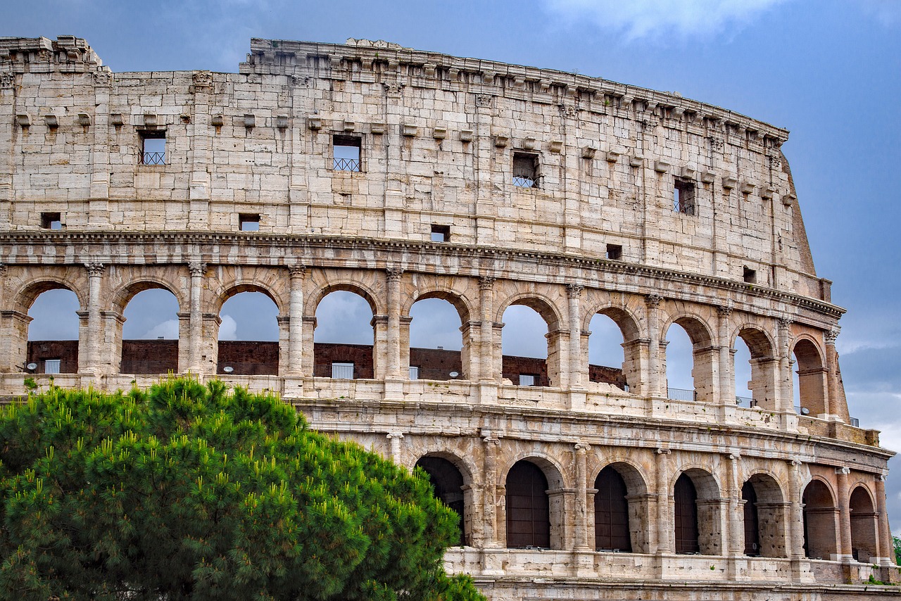 The Roman Colosseum - History and Architecture